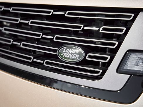 Used 2026 Land Rover Range Rover Long Wheelbase SE image 8