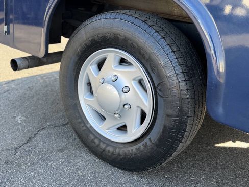 Used 2015 Ford E-350 and Econoline 350 Super Duty w/ Power Windows & Locks Group image 16