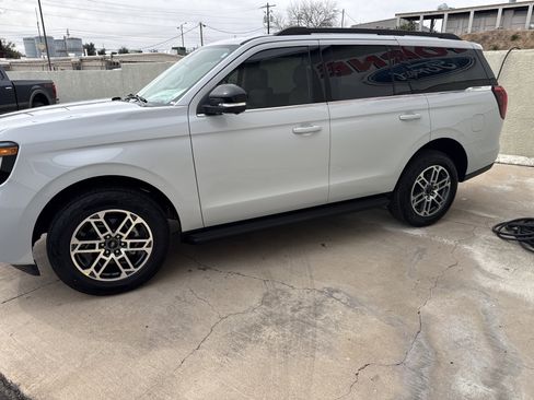 New 2026 Ford Expedition Active image 4