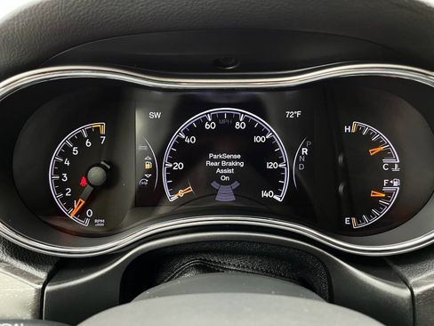 Used 2018 Jeep Grand Cherokee Altitude image 20