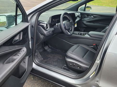 New 2025 Chevrolet Blazer EV LT image 18