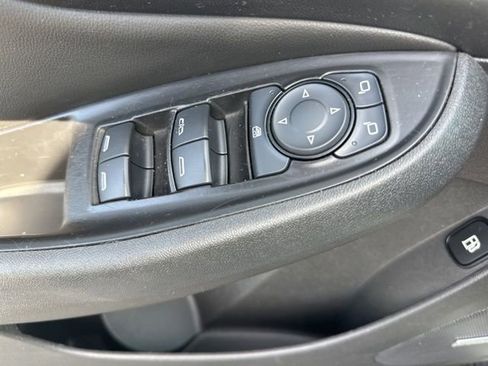 Used 2017 Chevrolet Volt Premier w/ Driver Confidence II Package image 9