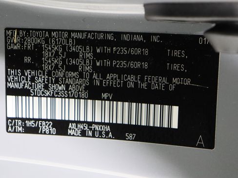 Used 2025 Toyota Sienna XLE Woodland Edition image 45