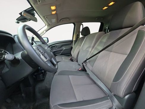 Used 2023 Nissan Titan S RWD image 9