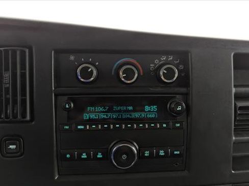 Used 2017 GMC Savana 2500 RWD image 22