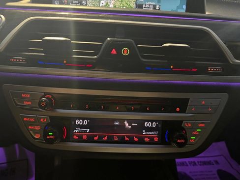 Used 2017 BMW 750i xDrive image 22