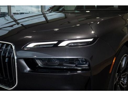 Used 2025 BMW i7 eDrive50 w/ Premium Package image 51