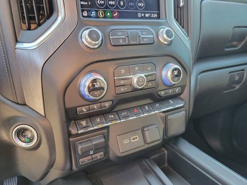 Used 2022 GMC Sierra 2500 Denali image 20