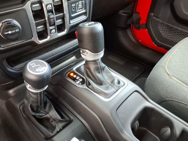 Used 2026 Jeep Wrangler Unlimited Sahara AWD/4WD image 22