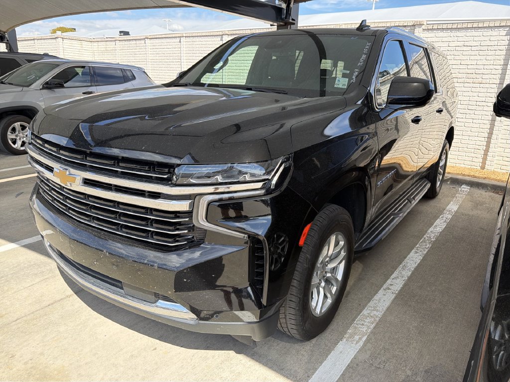 Used 2024 Chevrolet Suburban LT RWD image 1