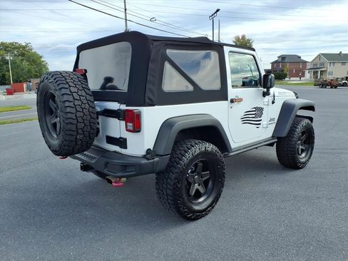 Used 2015 Jeep Wrangler Rubicon image 3