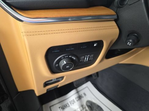 Used 2022 Jeep Grand Cherokee Summit AWD/4WD image 14