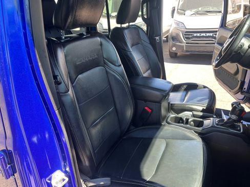 Used 2018 Jeep Wrangler Unlimited Sahara image 28