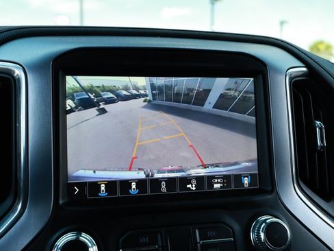 Used 2019 GMC Sierra 1500 SLT w/ SLT Premium Plus Package RWD image 18