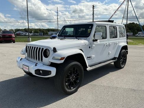 Used 2021 Jeep Wrangler Unlimited Sahara image 8