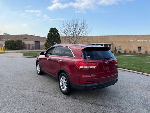 Used 2016 Kia Sorento LX w/ LX Convenience Package image 3
