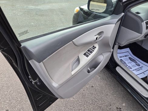 Used 2010 Toyota Corolla LE image 17