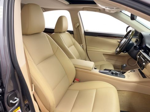 Used 2015 Lexus ES 350 w/ Premium Package FWD image 30