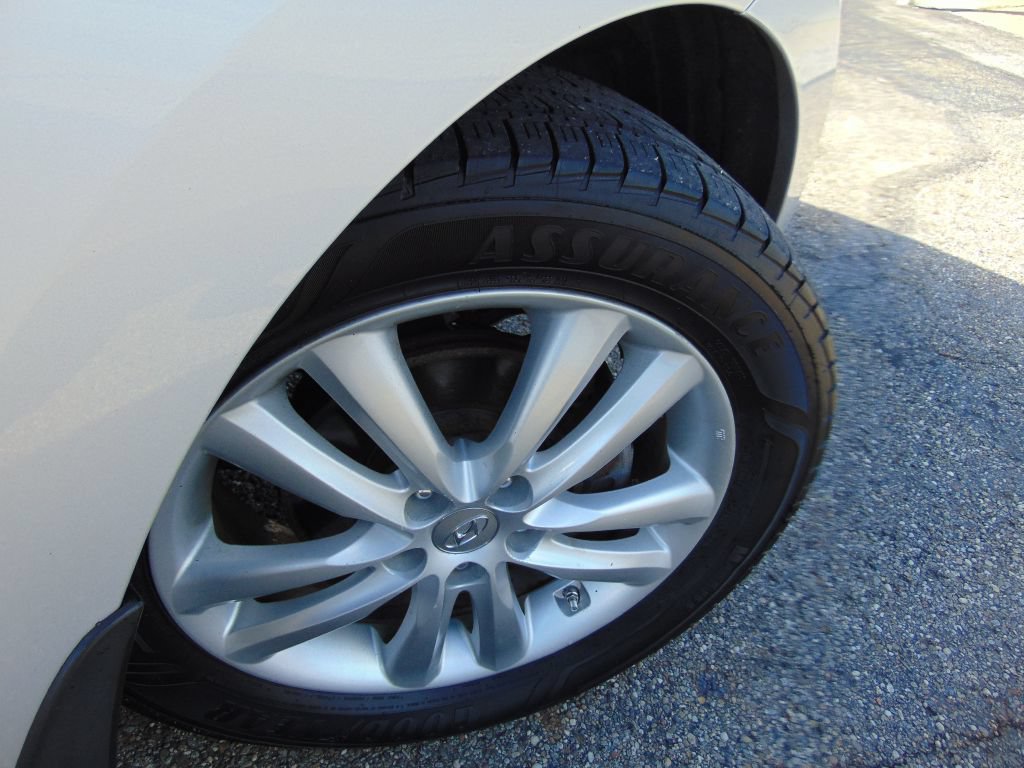 Used 2013 Hyundai Tucson Limited AWD/4WD image 29