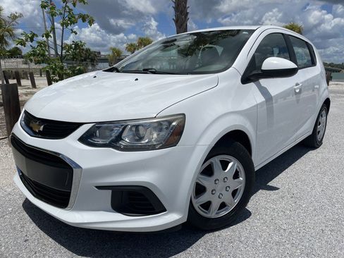 Used 2019 Chevrolet Sonic LT FWD image 1