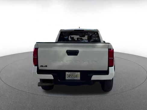 Used 2025 Toyota Tacoma TRD Off-Road image 12