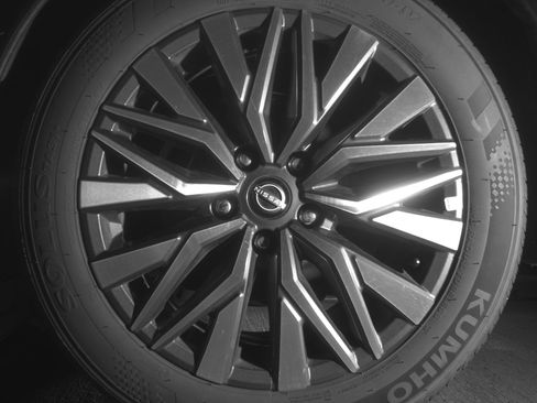 Used 2025 Nissan Altima 2.5 SV FWD image 14