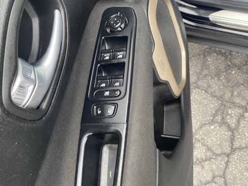 Used 2017 Jeep Renegade Sport w/ Power & Air Group image 10