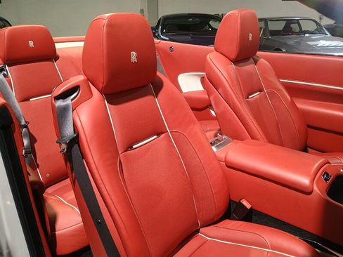 Used 2018 Rolls-Royce Dawn image 8