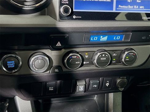 Certified 2022 Toyota Tacoma TRD Off-Road image 15