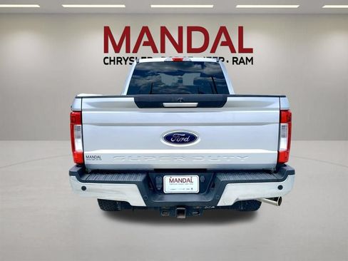 Used 2018 Ford F250 XLT w/ XLT Premium Package AWD/4WD image 6