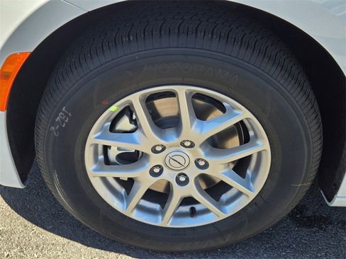 New 2026 Chrysler Voyager LX image 5