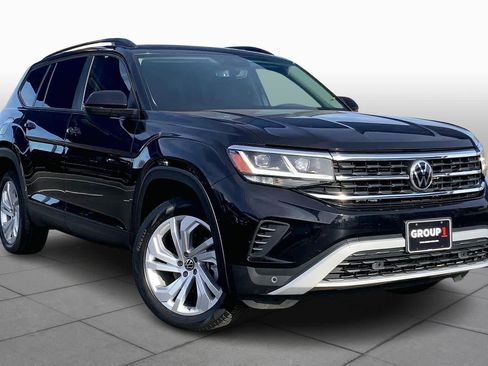 Used 2021 Volkswagen Atlas SE image 2