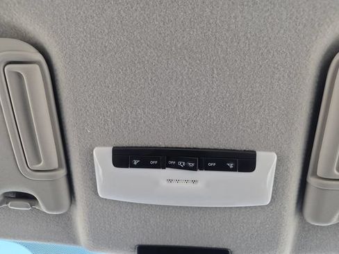 Used 2025 Nissan Kicks Play S FWD image 7