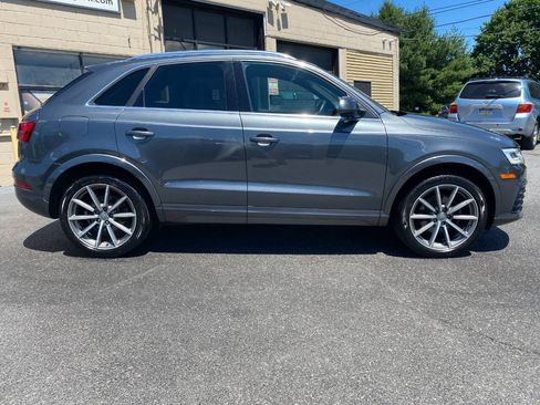 Used 2018 Audi Q3 2.0T Premium Plus w/ Premium Plus Package AWD/4WD image 2