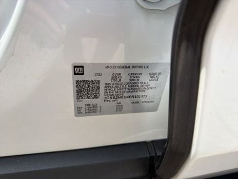 Used 2023 GMC Yukon XL AT4 w/ Technology Package AWD/4WD image 6