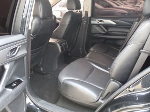 Used 2018 MAZDA CX-9 Touring image 33