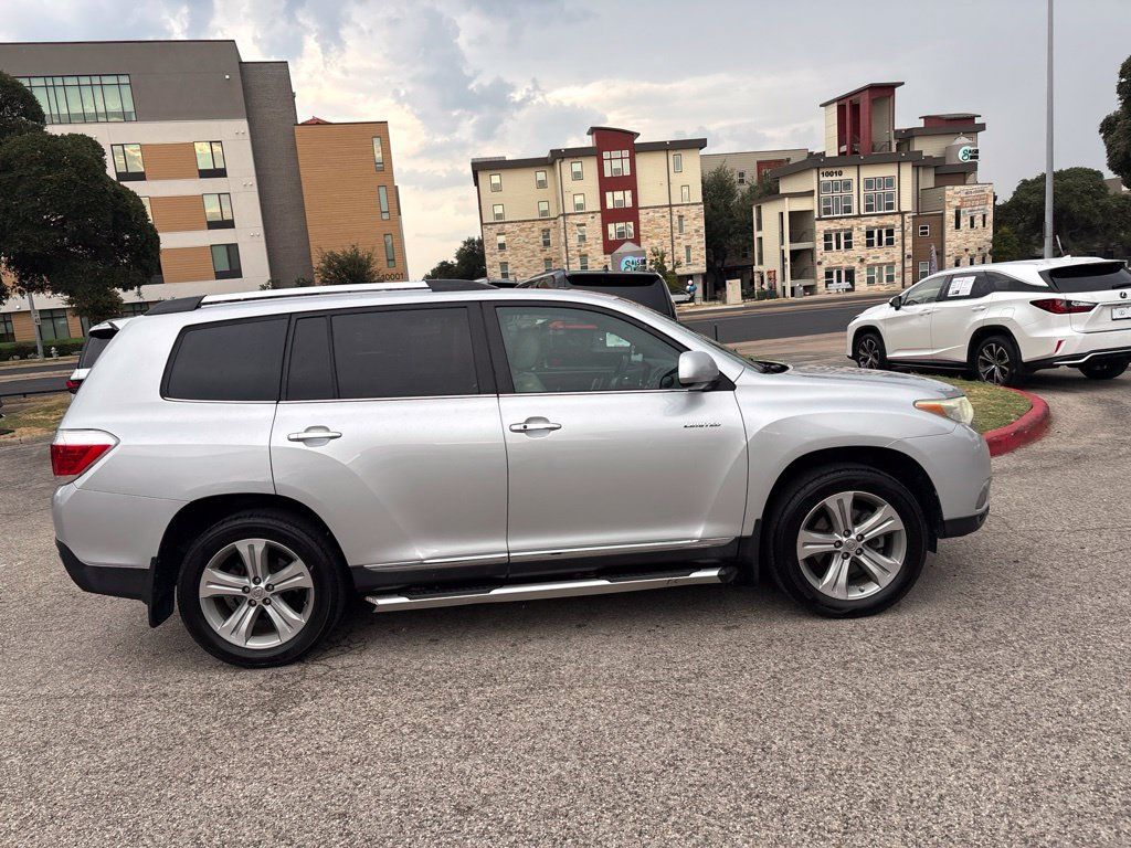 Used 2013 Toyota Highlander Limited FWD image 6