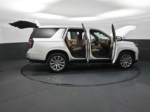 Used 2021 Chevrolet Tahoe Premier AWD/4WD image 58