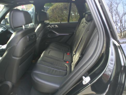 Used 2020 BMW X5 M50i w/ Executive Package image 43