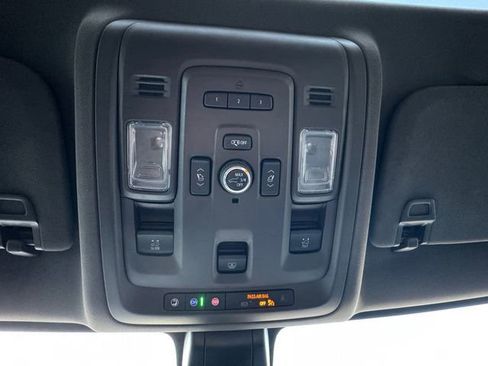 Used 2022 Chevrolet Tahoe Z71 w/ Luxury Package image 26