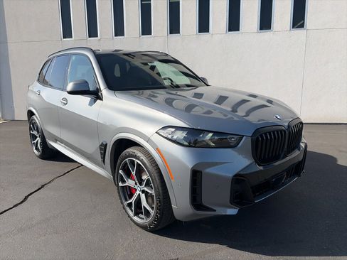 New 2026 BMW X5 xDrive40i w/ M Sport Package image 3