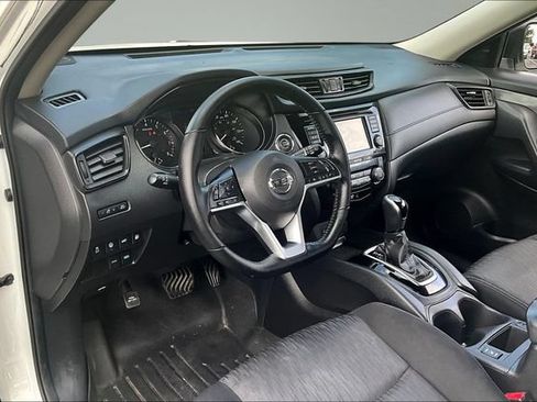 Used 2020 Nissan Rogue SV FWD image 17