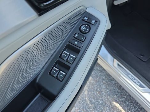 Used 2023 Acura MDX FWD w/ Technology Package image 18