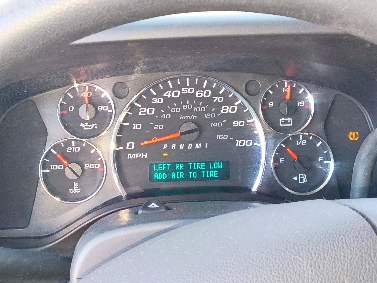 Used 2019 Chevrolet Express 2500 w/ Driver Convenience Package RWD image 11