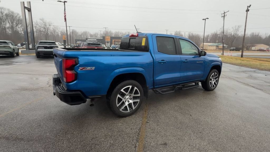 Used 2024 Chevrolet Colorado Z71 w/ Z71 Convenience Package 2 AWD/4WD image 8