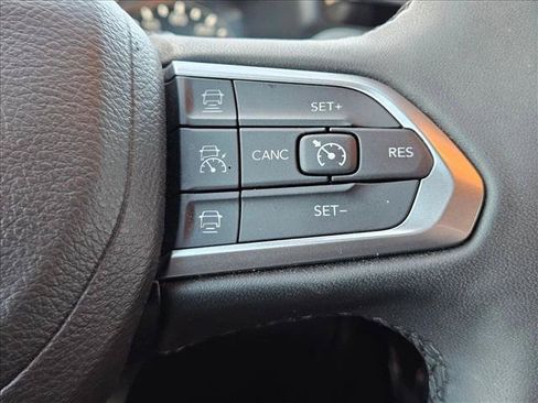 Used 2025 Jeep Compass Limited AWD/4WD image 21