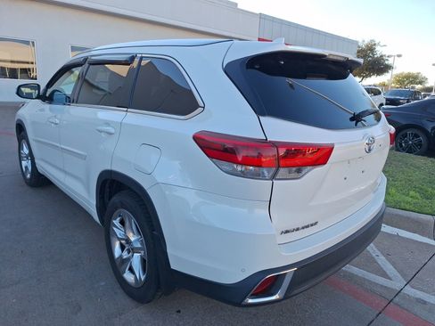 Used 2019 Toyota Highlander Limited image 4
