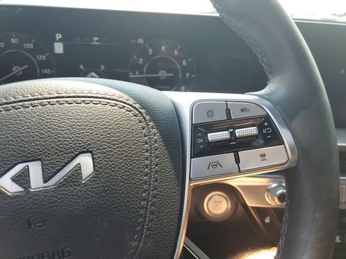 Used 2024 Kia Telluride SX w/ Towing Package AWD/4WD image 23