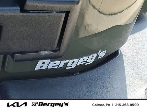 Used 2015 Jeep Wrangler Unlimited Sahara w/ Connectivity Group AWD/4WD image 30