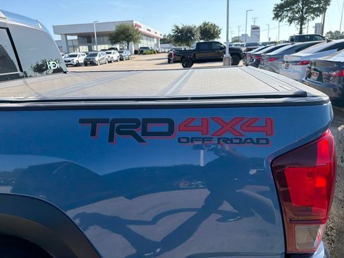 Used 2019 Toyota Tacoma TRD Off-Road AWD/4WD image 7